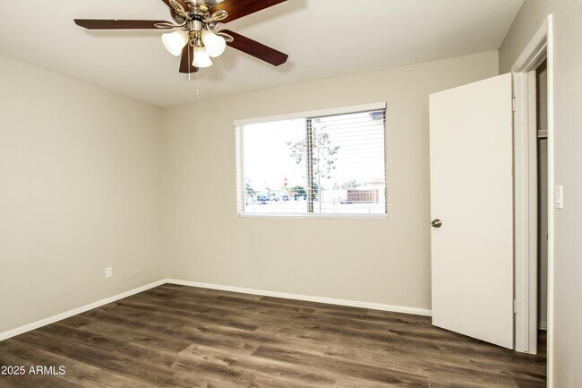 Building Photo - 5501 N 68th Ave