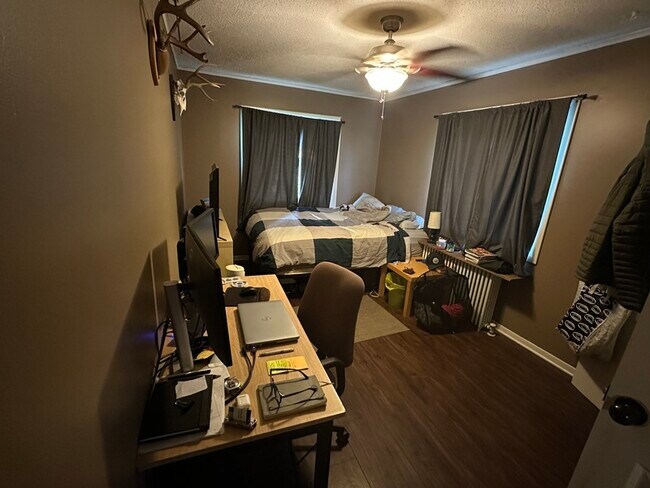 Building Photo - 1233 7th St