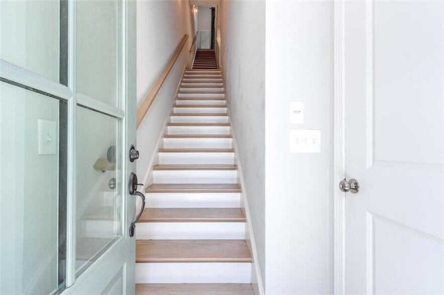 Building Photo - 912 Brees Ct