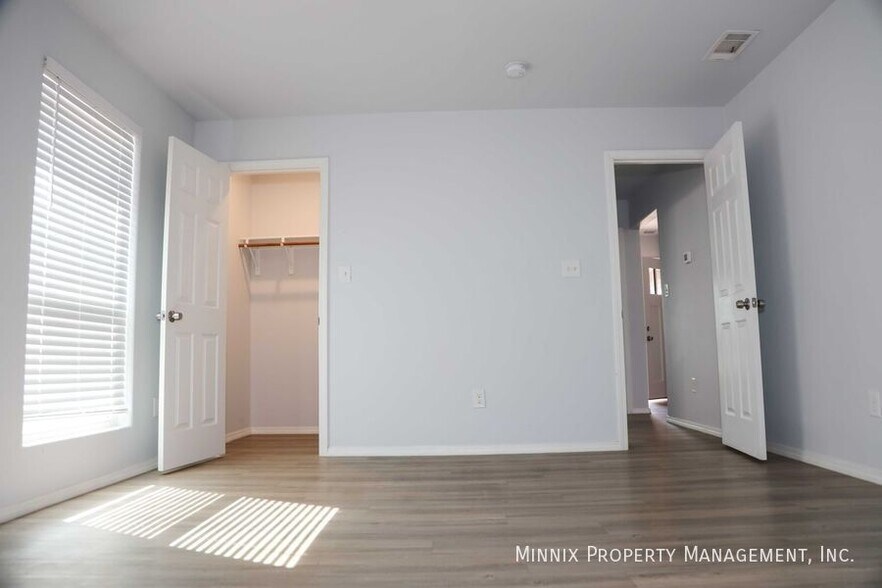 Building Photo - 1649 Wrigley Dr