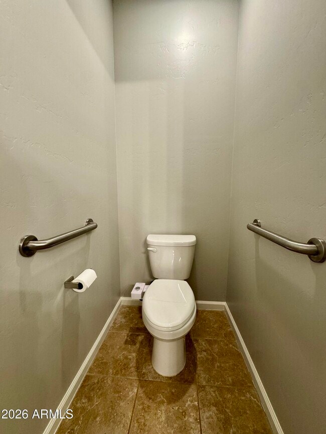 Building Photo - 14000 N 94th St