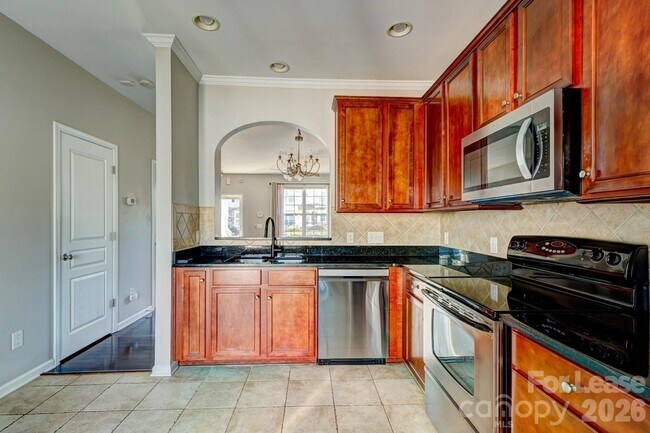 Building Photo - 417 River Park Road