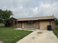 Building Photo - 1707 Sunset St