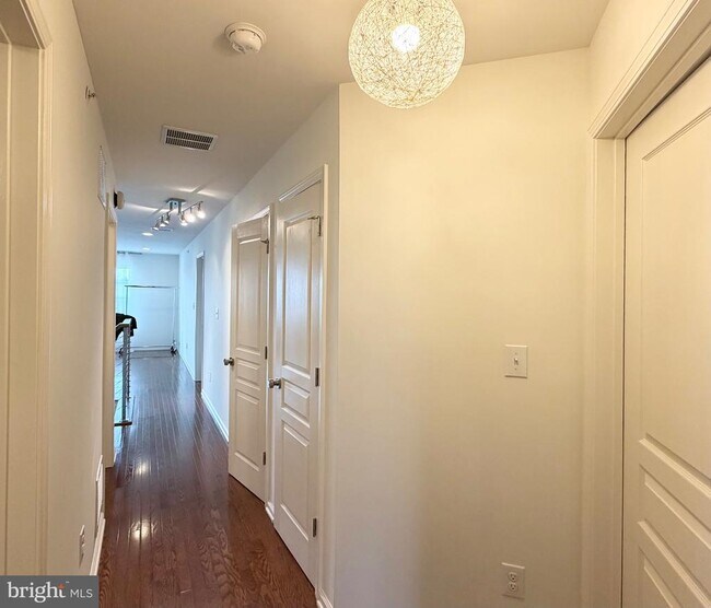 Building Photo - 308 Roarks Trail