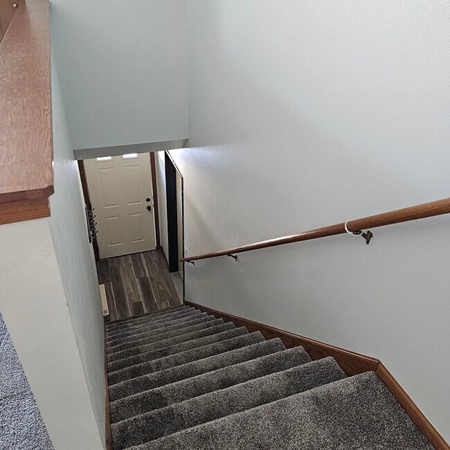 Building Photo - 284 Minz Park Cir