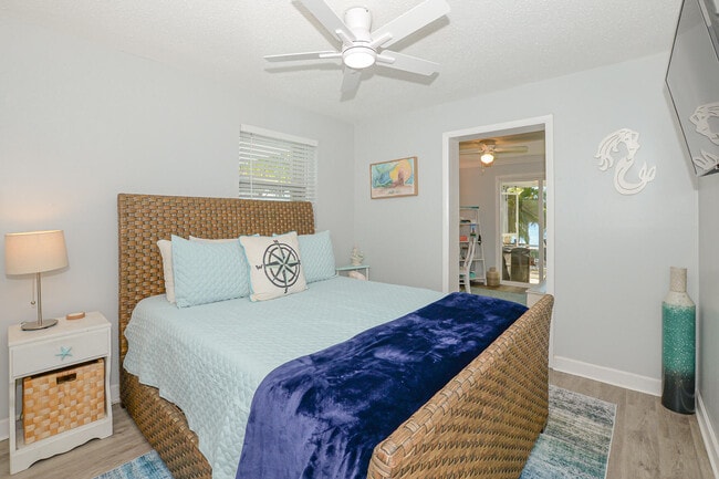 Building Photo - 110 SW Hideaway Pl