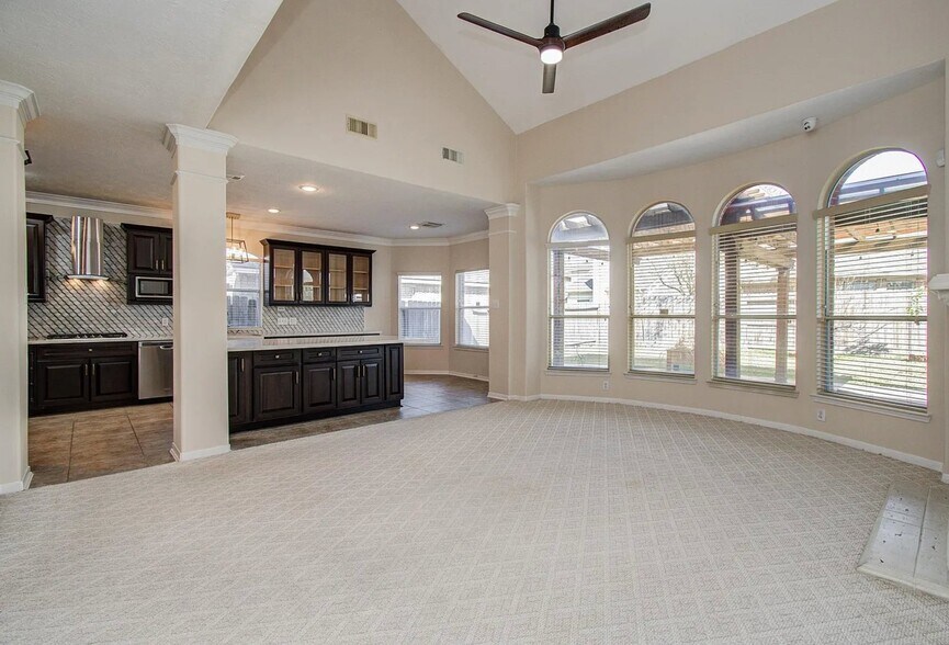 Building Photo - 1230 Blue Leaf Dr