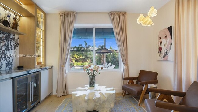 Building Photo - 1201 NE 85th St