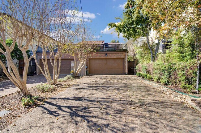 Building Photo - 225 Asbury-