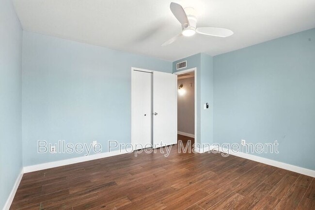 Building Photo - 433 S 113th Pl