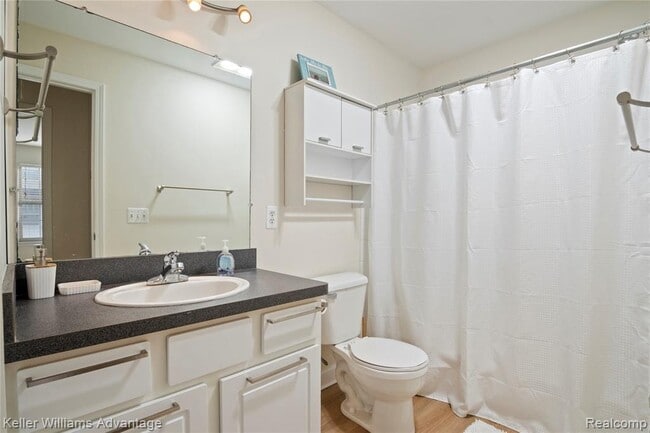 Building Photo - 420 Old Pine Way