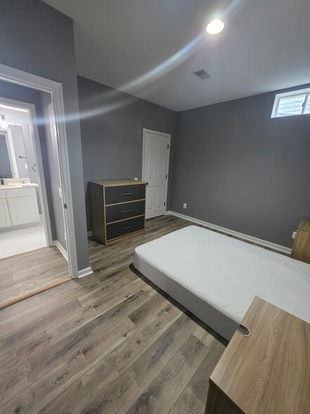 Building Photo - 6021 Smooth Stone Pl