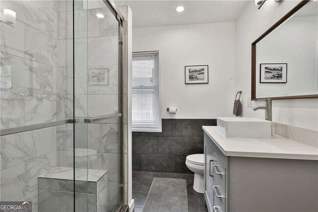 Building Photo - 2037 Lively Ridge Rd NE