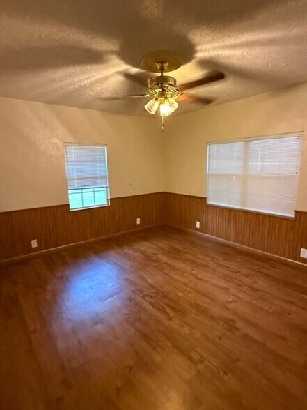 Building Photo - 1080 Turner Dr