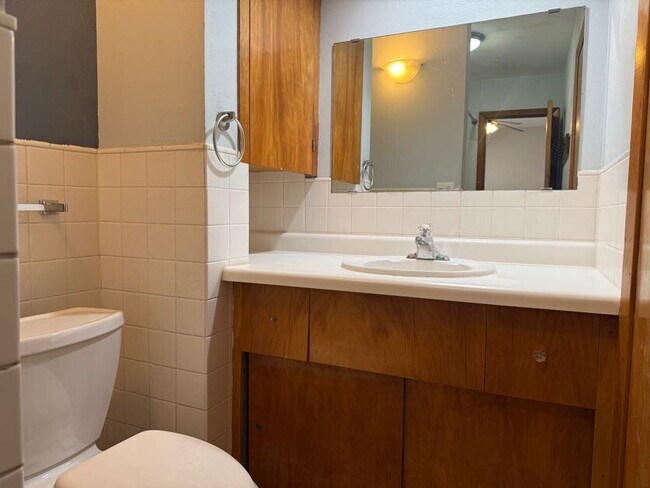 Building Photo - 57 N Terrace