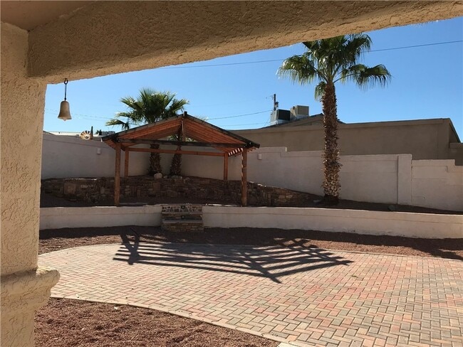 Building Photo - 3166 Palo Verde Blvd N