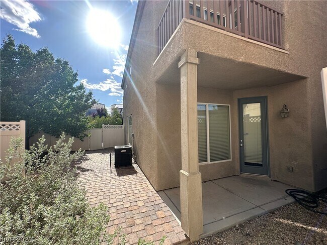 Building Photo - 10434 Amber Night St