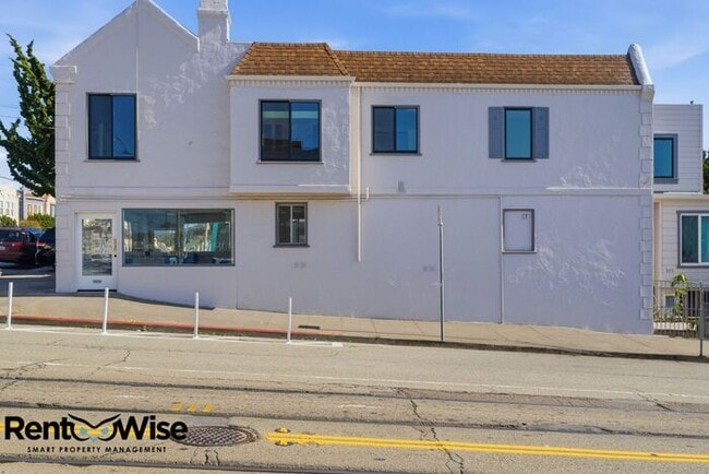 Building Photo - 1401 39th Ave