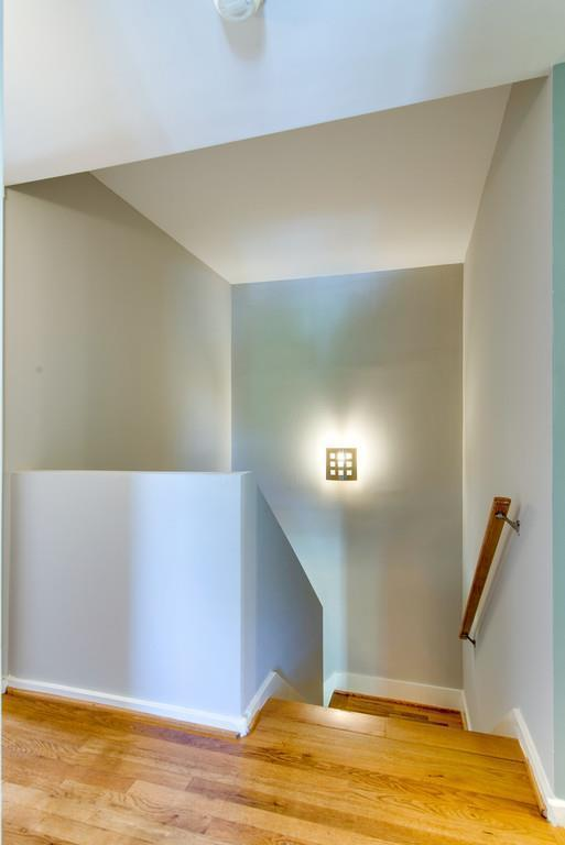 Building Photo - 940 Gale Ln