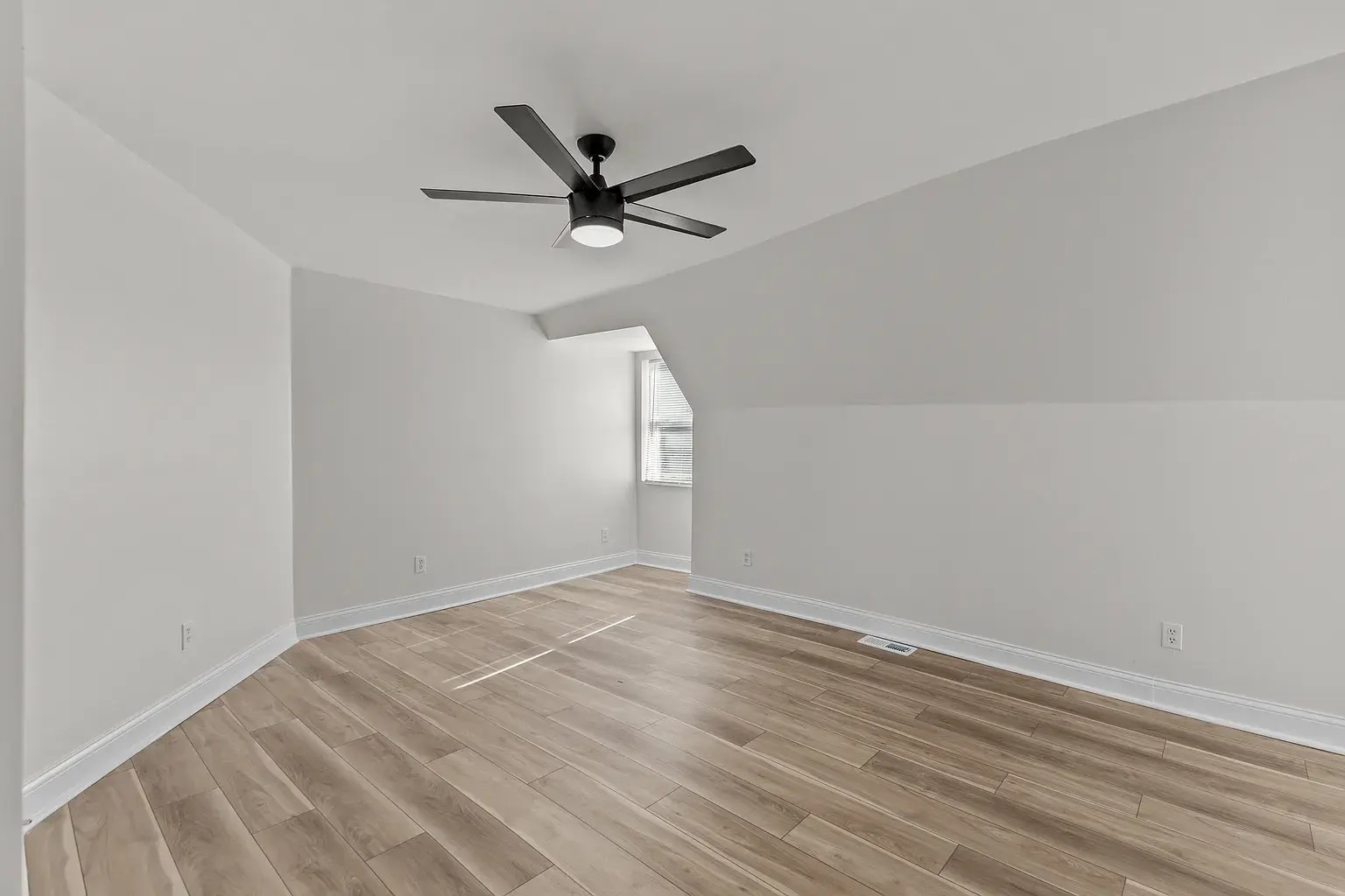 Building Photo - 3258 Ohio Ave