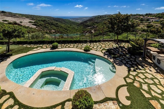 Building Photo - 8 Night Sky