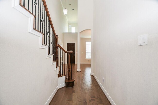 Building Photo - 25106 Sundance Park Ln