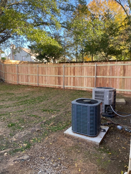 Building Photo - 304 Powers St