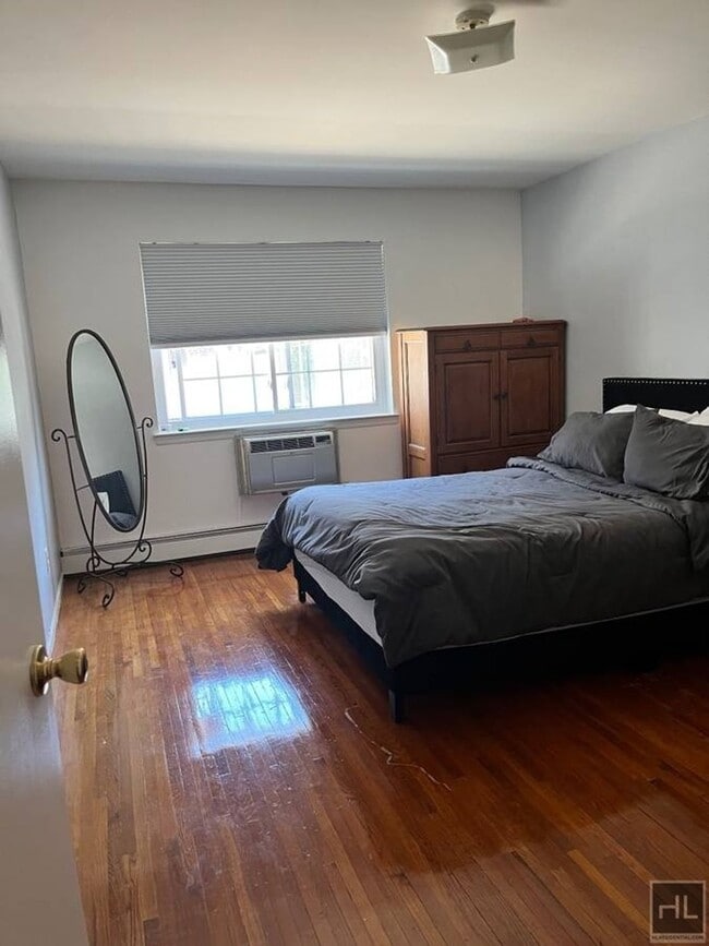 Building Photo - 20-01-20-74 74th St