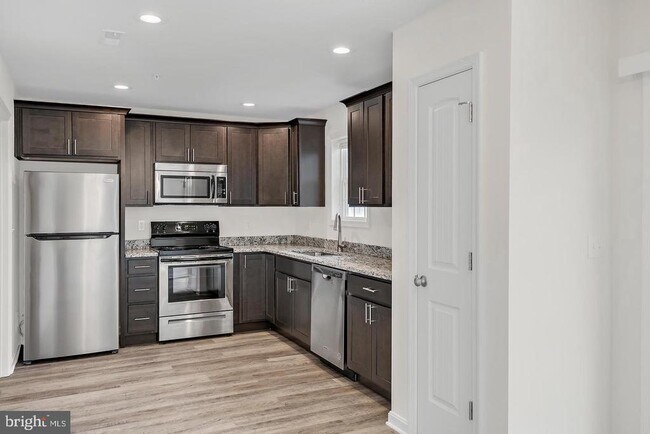 Building Photo - 427 Valor Way