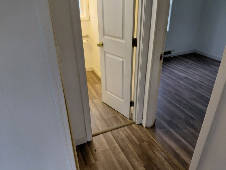 Building Photo - 222 Trisha Ln