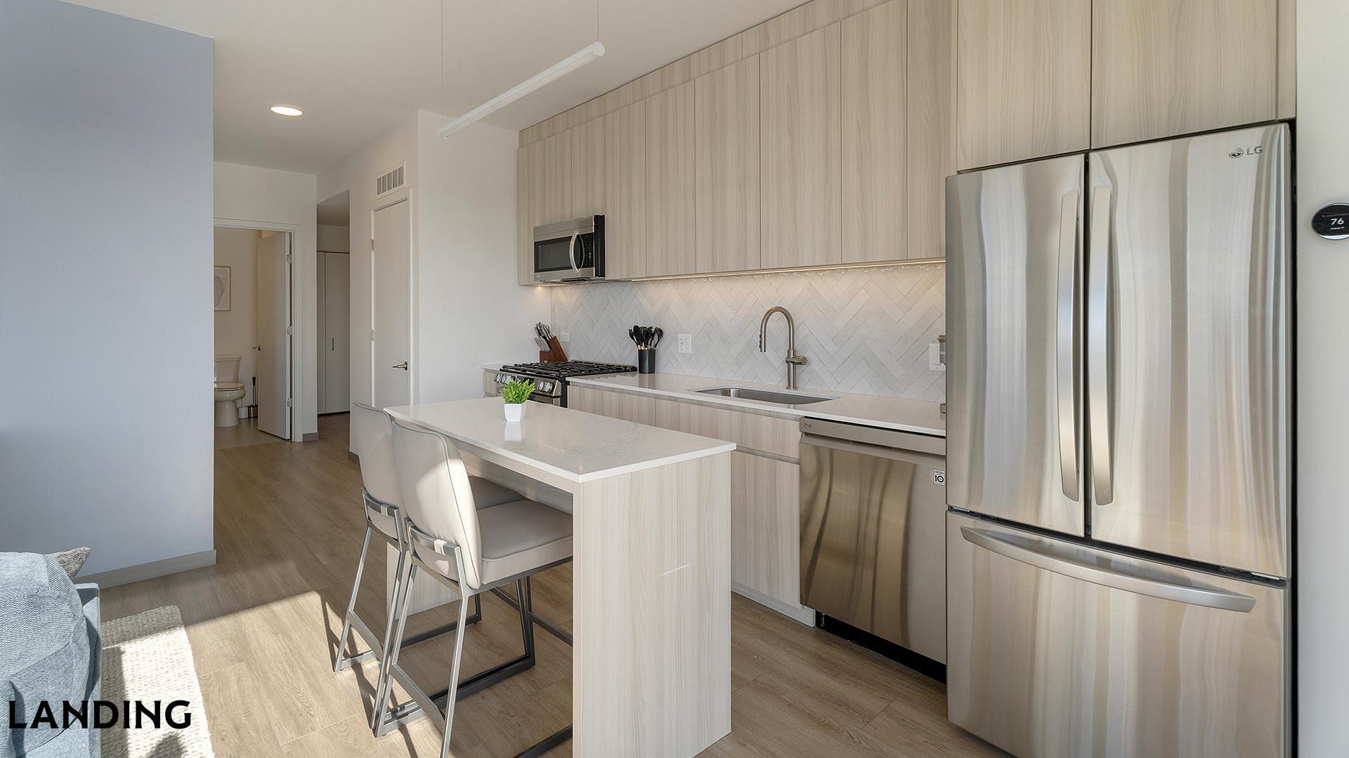 Building Photo - 513 S Damen Ave