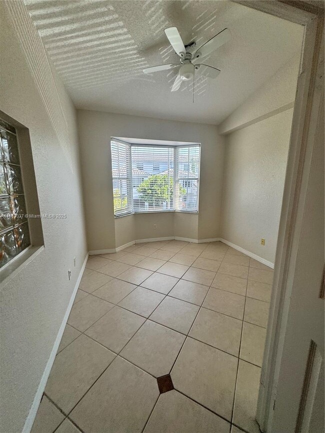 Building Photo - 775 SW 148th Ave