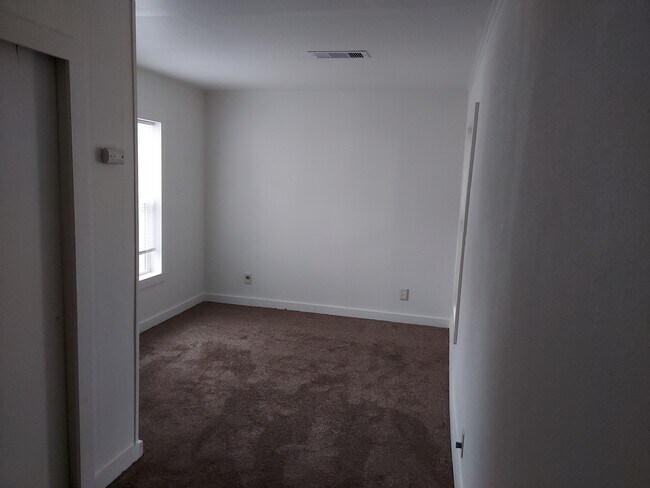 Building Photo - 1120 28th St