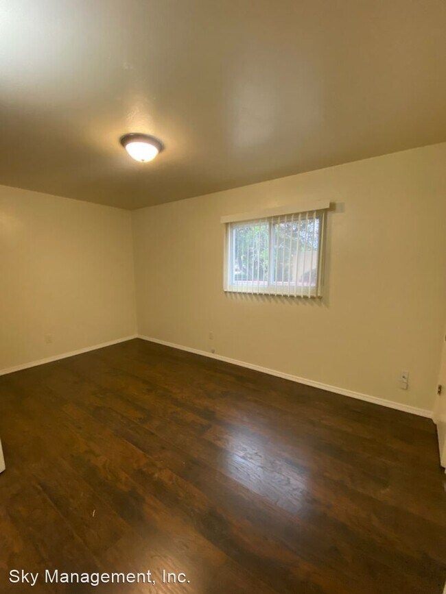 Building Photo - 3 br, 2 bath House - 10401 Britt Ct. NE