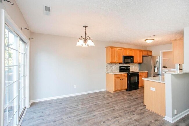 Building Photo - 1254 Lasalle Dr