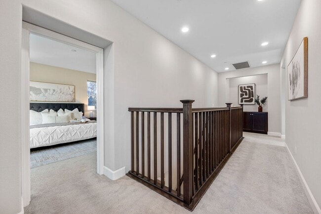 Building Photo - 5Bed/3Ba Home in Quiet Hayward Community w...