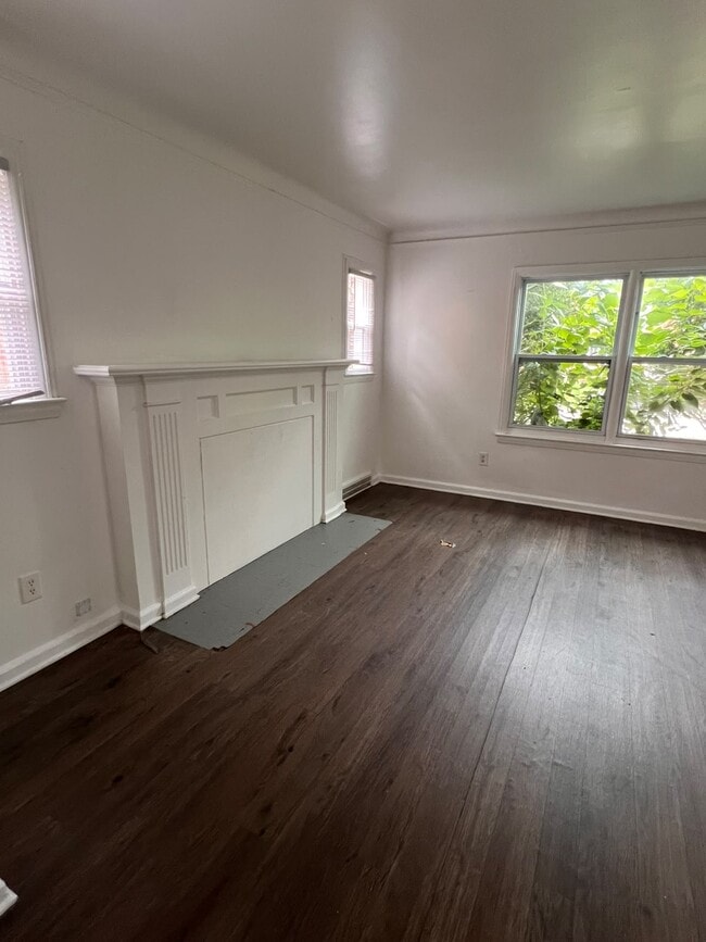 Building Photo - 11467 Laing St