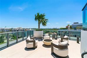 Building Photo - 9901 W Bay Harbor Dr