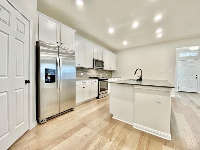 Building Photo - 1821 Cantonata Dr