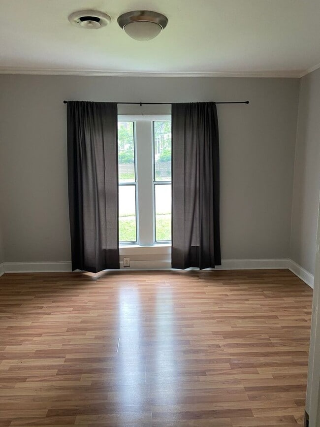 Building Photo - Cozy Cottage in Waverly Belmont Neighborhood, Minutes to Belmont, 12th South and Wedgewood Housto...