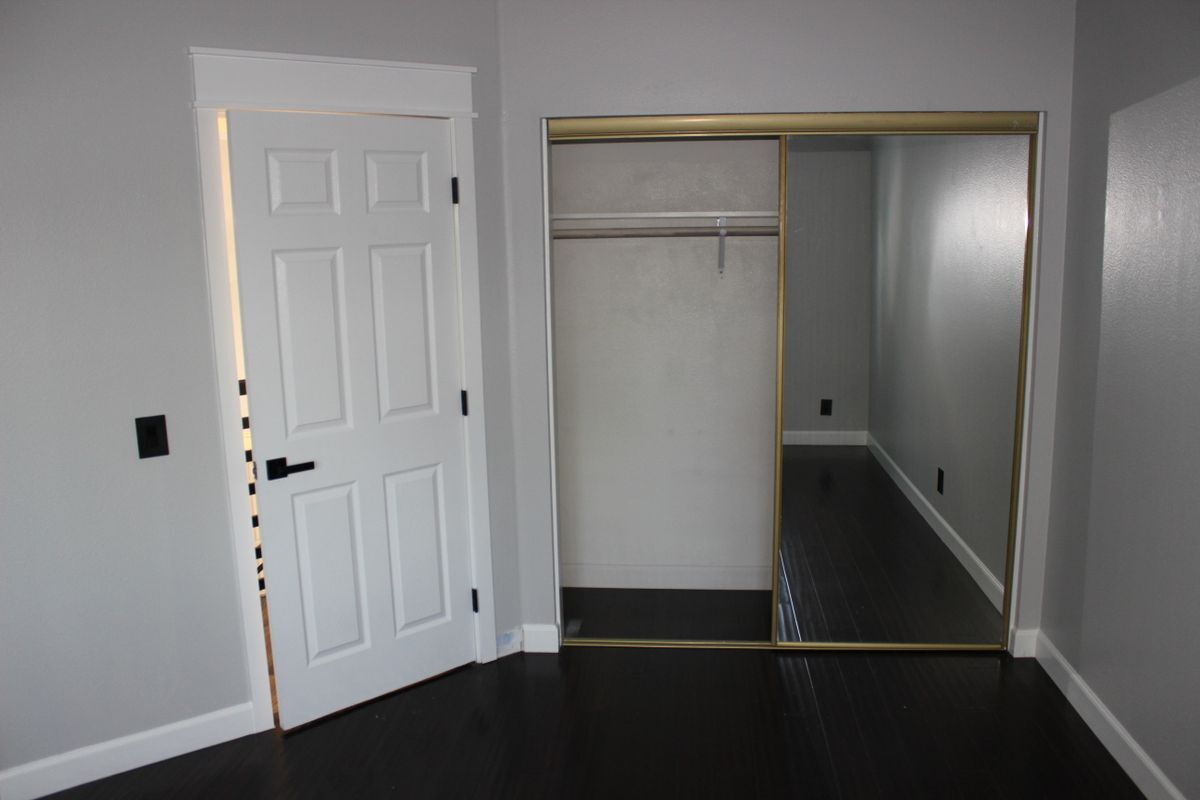 Building Photo - 9165 1/2 Noble Avenue