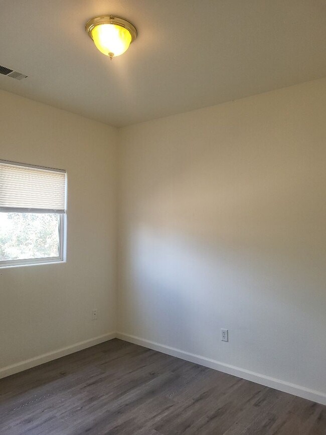 Building Photo - 9955 Sandhaven Ct