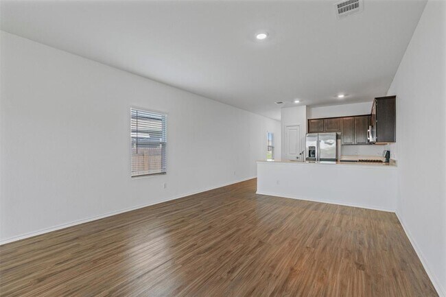 Building Photo - 393 Gabbro Gdns