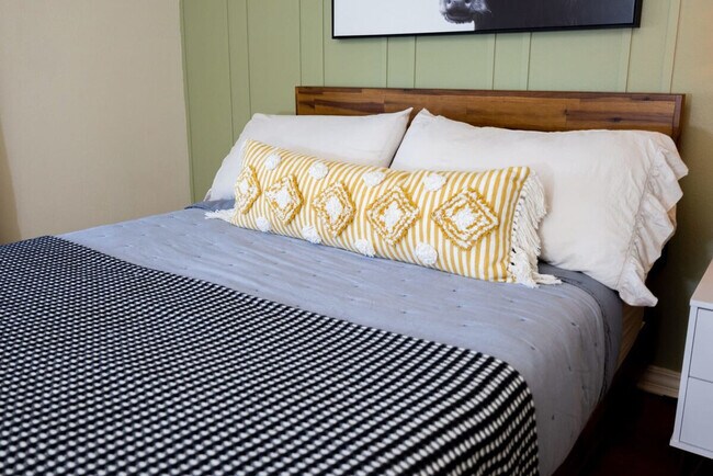 Building Photo - 145 Baxter Ln