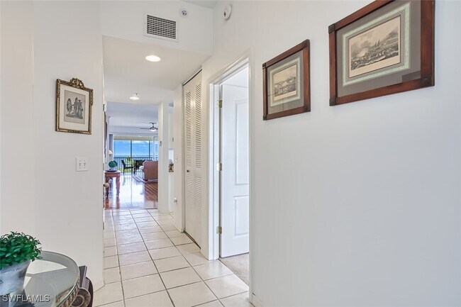 Building Photo - 14817 Laguna Dr