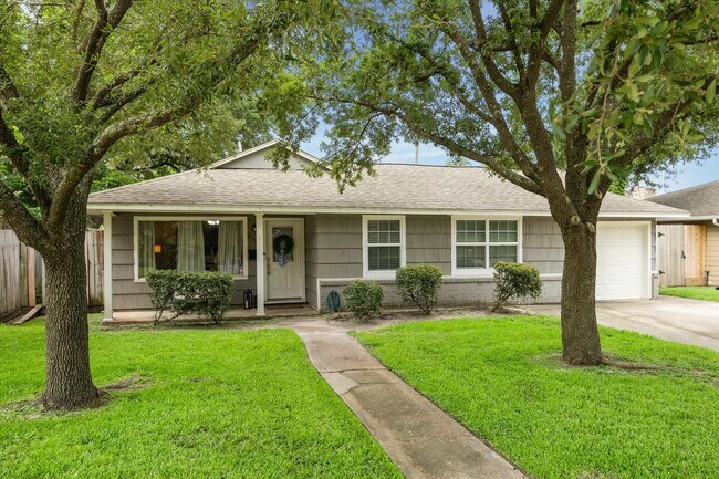 Primary Photo - 2327 Saxon Dr
