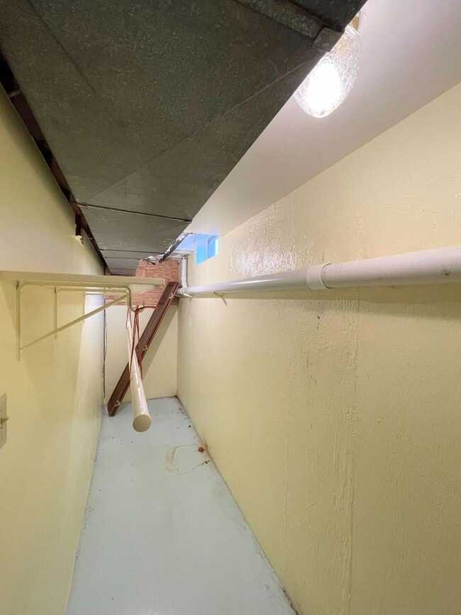 Building Photo - Comfortable 3 Bedroom 2 Bath House in Beau...