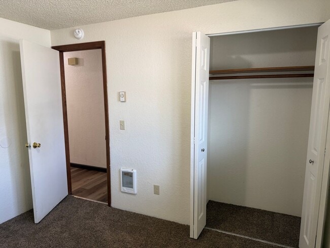 Building Photo - 3 bedroom 2 bath house in Thurston!