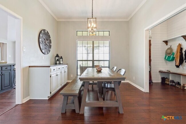 Building Photo - 840 Long Horn Trail