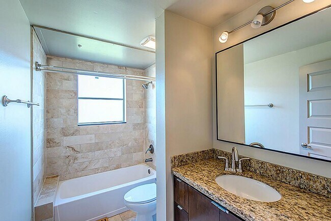 Building Photo - 1509 Holman St